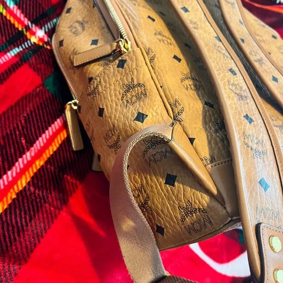 MCM - Stark Visetos Logo Monogram Backpack - Picture 5 of 12